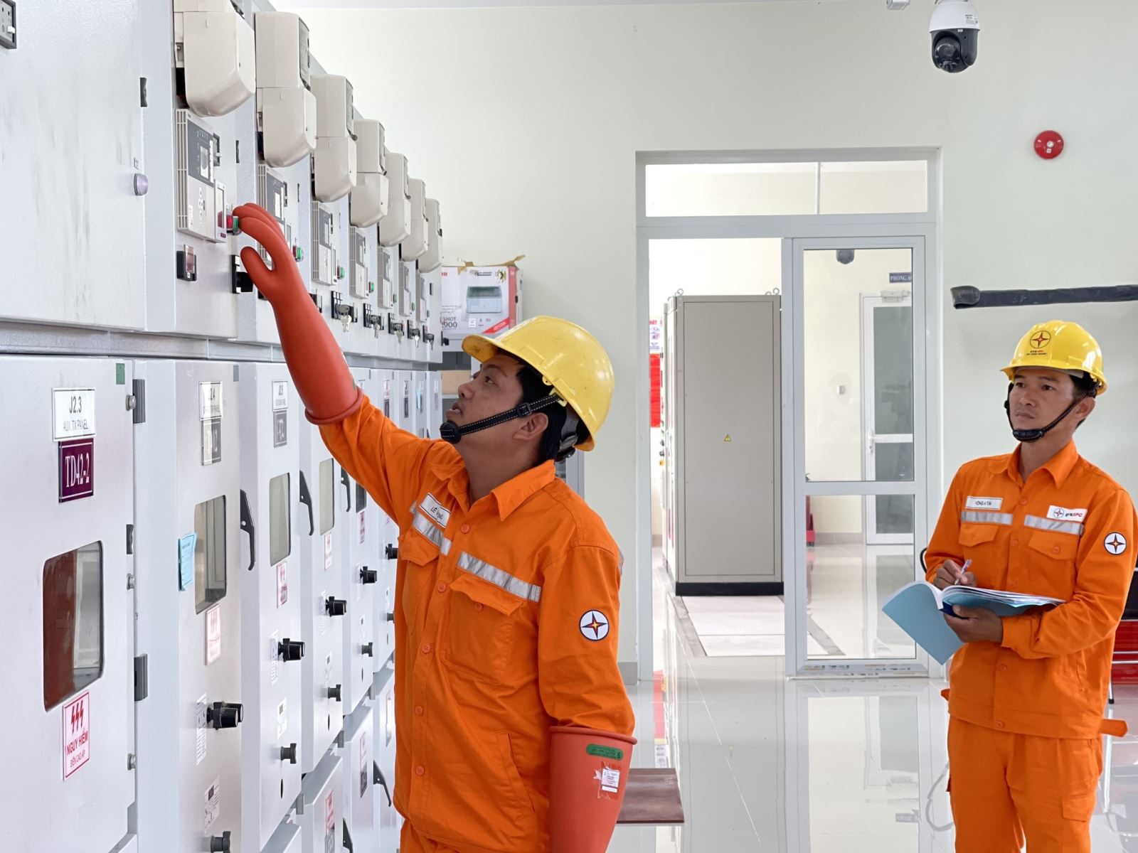 Kiểm tra thông số vận hành tại trạm 110 kV Nam Phú Quốc