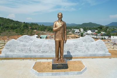 Khánh thành tượng đài Chủ tịch Hồ Chí Minh tại TP Phú Quốc